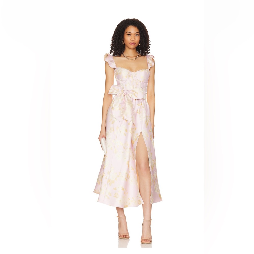 VERA DRESS
V. Chapman
Color: Light Lilac Baroque Floral